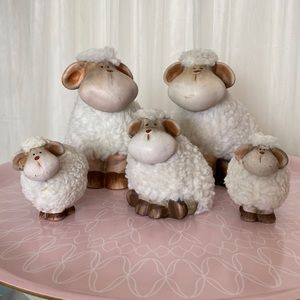 5 lamb and sheep 🐑 figurines